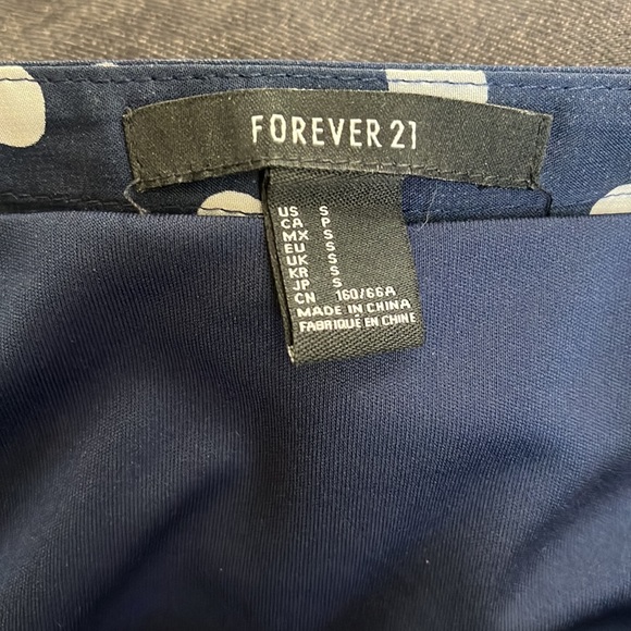 Forever 21 Polka Dot high to low skirt - Picture 3 of 3